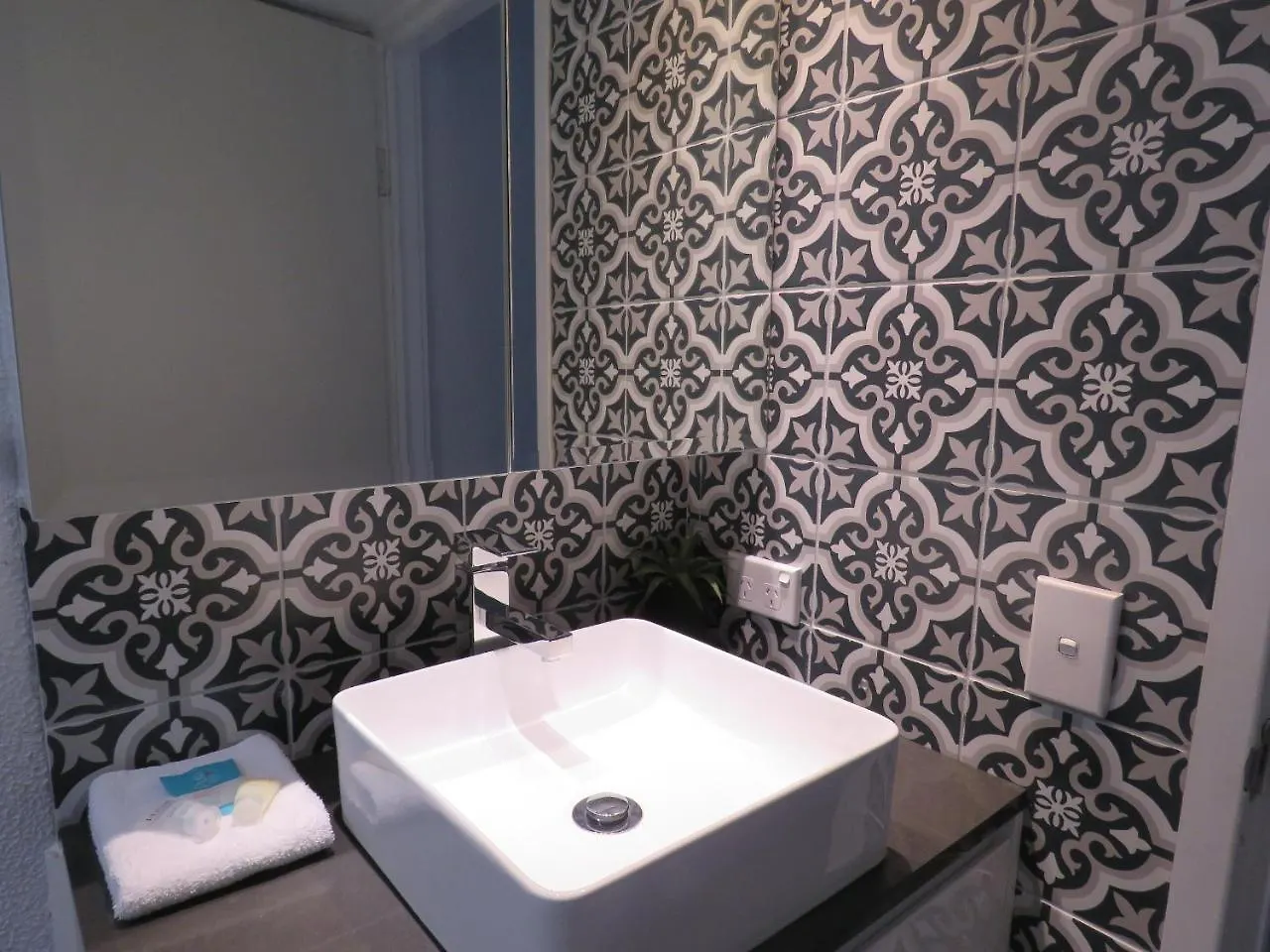 Mylos Holiday Apartments Alexandra Headland Australia